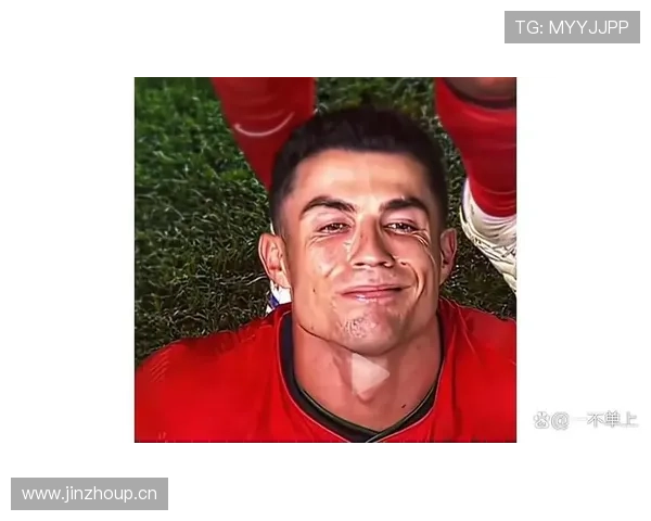 C罗出门像办秀场，手里几只包比我家家具还值钱